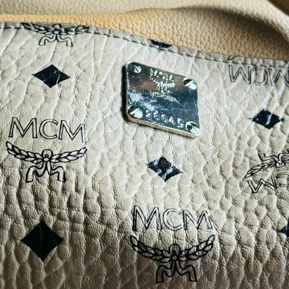 MCM Women's Gold and Cream Tote Bag - Picture 2 of 7
